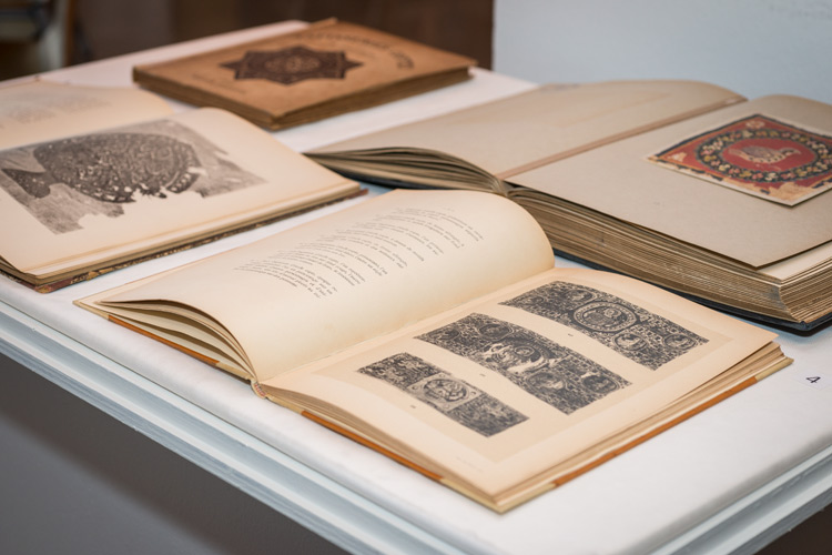 vitrina_biblioteca