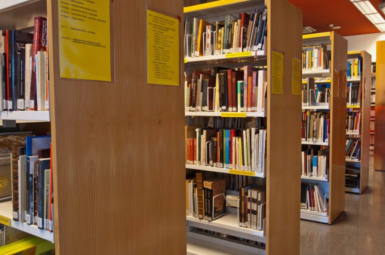 museutextil-biblioteca7