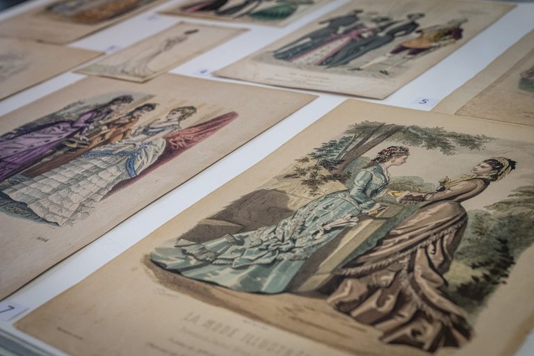 Imatge documents singulars: Il·lustració de moda, segle XIX