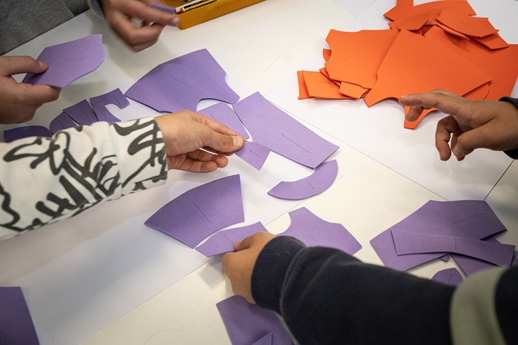 Imatge activitat "Dissenyem els vestits del futur"